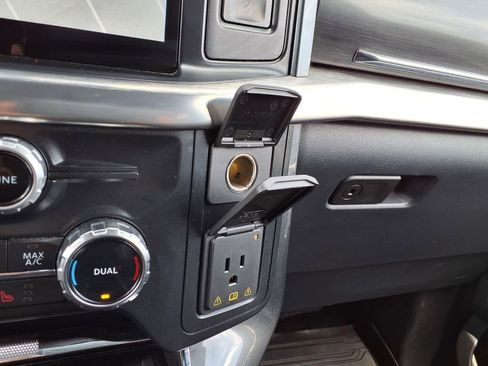 Used 2022 Ford F150 Lariat w/ Equipment Group 502A High image 35