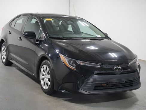 Certified 2024 Toyota Corolla LE FWD image 3