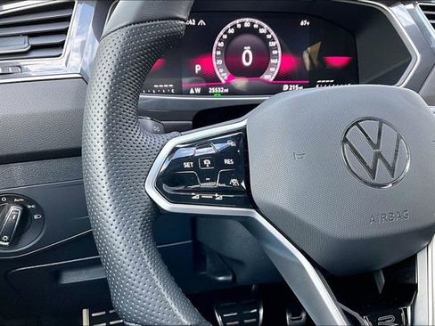 Used 2024 Volkswagen Tiguan SE R-Line image 11