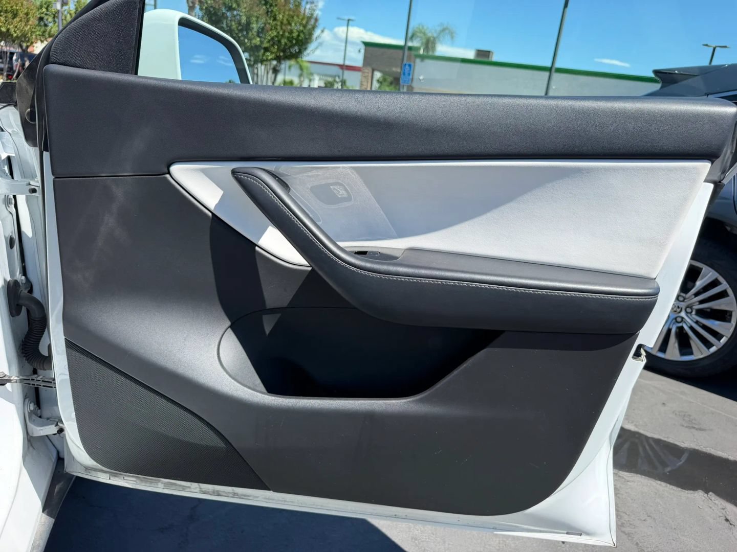 Used 2020 Tesla Model Y Long Range AWD/4WD image 16