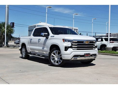Used 2025 Chevrolet Silverado 1500 High Country w/ High Country Premium Package AWD/4WD image 1