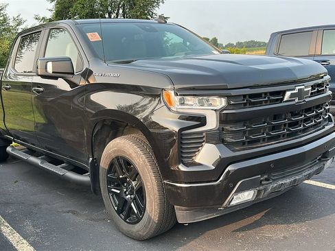 Used 2024 Chevrolet Silverado 1500 RST AWD/4WD image 2