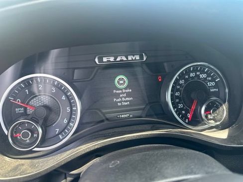 Used 2025 RAM 1500 Warlock AWD/4WD image 9