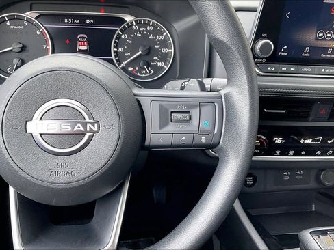 Used 2024 Nissan Rogue SV image 19