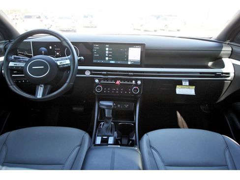 Certified 2025 Hyundai Santa Cruz Limited image 11