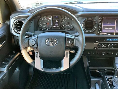 Certified 2022 Toyota Tacoma TRD Off-Road image 5