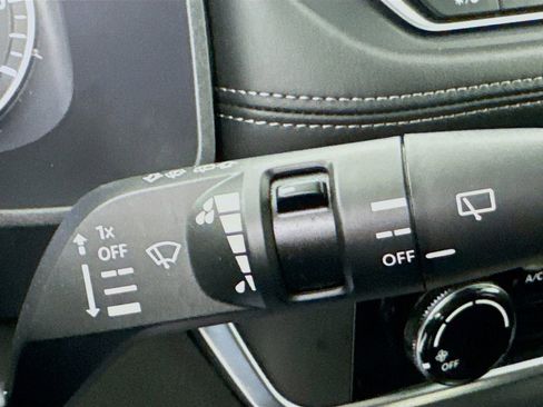 Used 2024 Nissan Rogue S FWD image 14