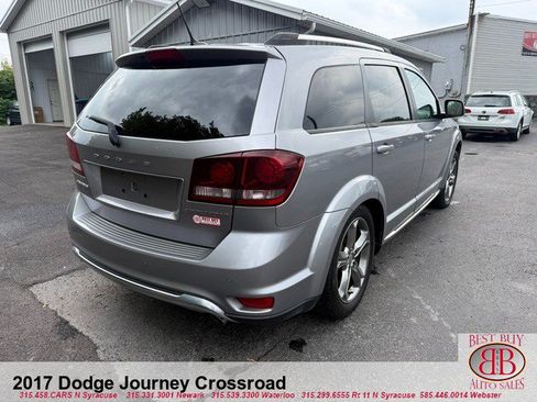 Used 2017 Dodge Journey Crossroad w/ Popular Equipment Group FWD image 7
