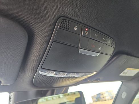 Used 2022 Mercedes-Benz GLC 300 4MATIC image 24