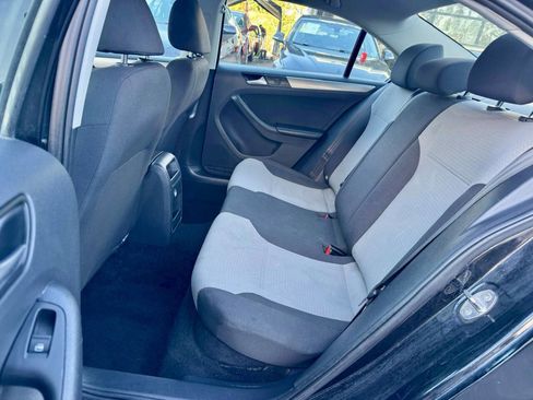 Used 2017 Volkswagen Jetta S w/ Jetta S Cold Weather Package image 8