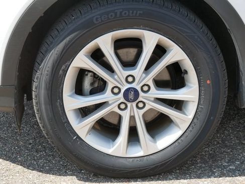 Used 2018 Ford Escape SE w/ SE Sync 3 Package FWD image 9