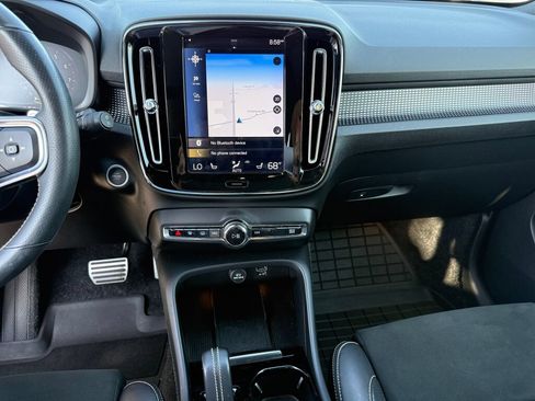 Used 2020 Volvo XC40 T5 R-Design AWD/4WD image 23