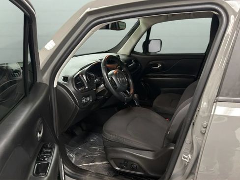 Used 2020 Jeep Renegade Altitude FWD image 21