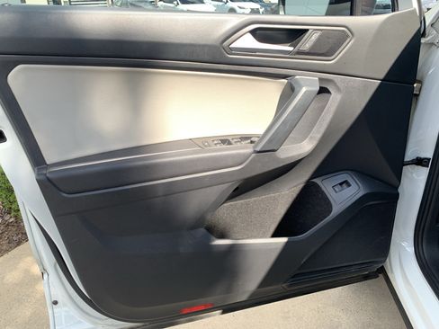 Used 2019 Volkswagen Tiguan SEL Premium R-Line AWD/4WD image 14