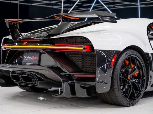 Used 2022 Bugatti Chiron Pur Sport image 20