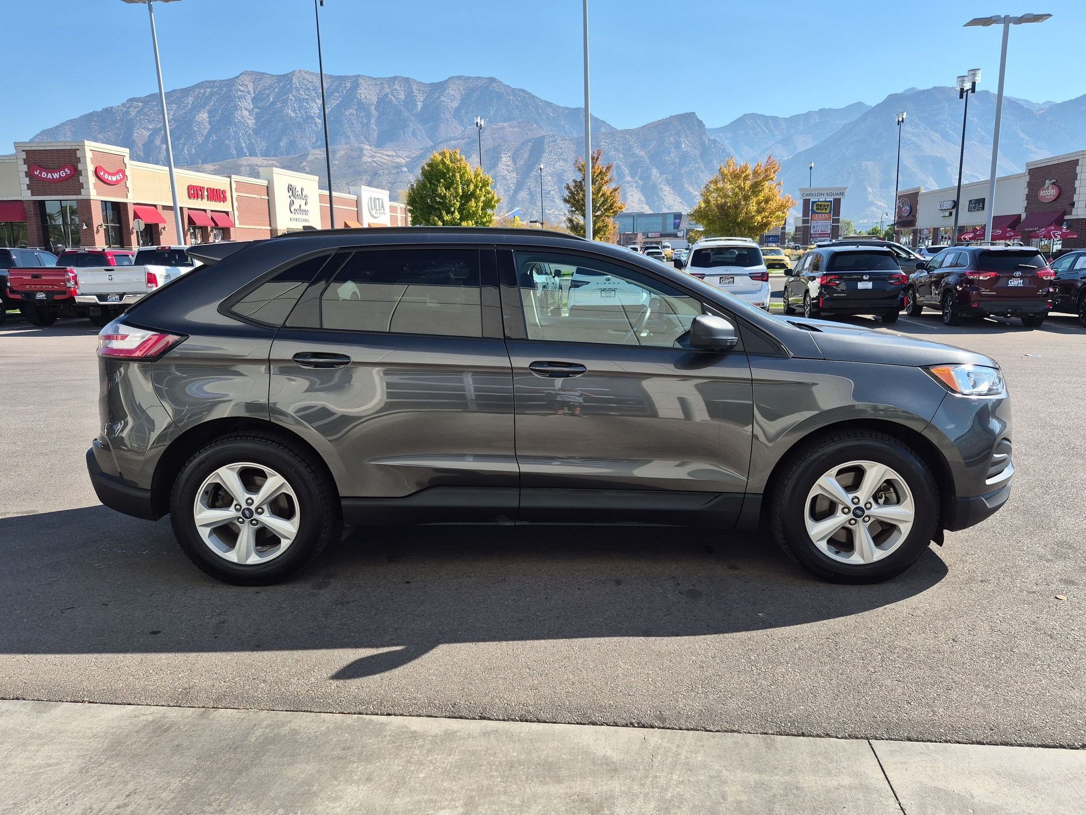 Used 2020 Ford Edge SE AWD/4WD image 2