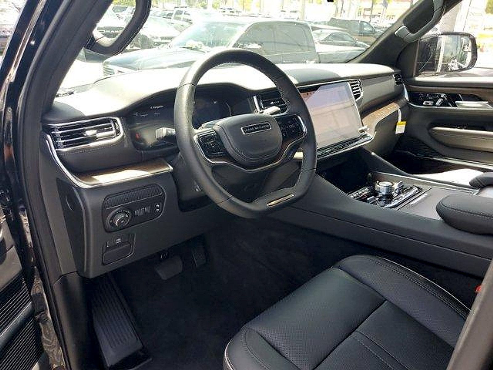 New 2023 Jeep Grand Wagoneer Series II w/ Premium Group II AWD/4WD image 11