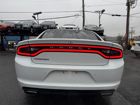 Used 2019 Dodge Charger SXT w/ Driver Confidence Group image 10