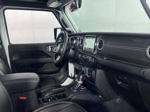 Used 2023 Jeep Wrangler Sahara w/ Cold Weather Group image 34