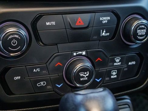 Used 2021 Jeep Renegade Trailhawk w/ Sun & Sound Group AWD/4WD image 26