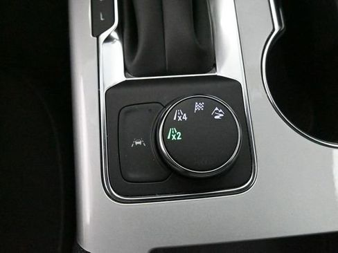 Used 2025 Chevrolet Blazer LT AWD/4WD image 30