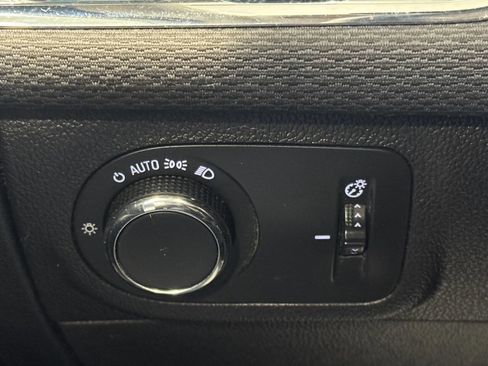 Used 2017 Chevrolet Cruze LT w/ Convenience Package image 30