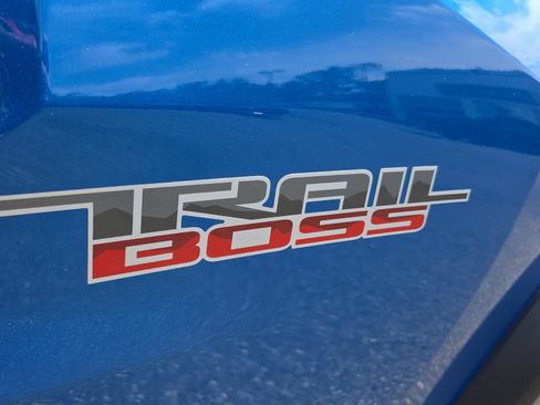 Certified 2023 Chevrolet Colorado Trail Boss w/ LPO, Dark Essentials Package AWD/4WD image 34