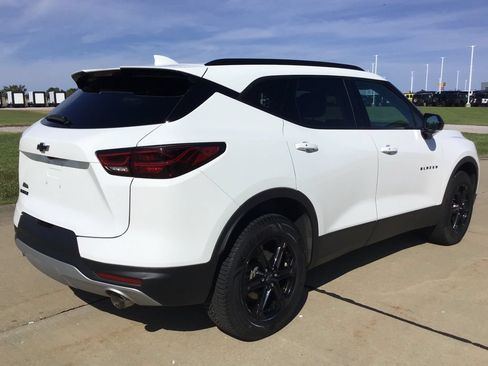 Used 2024 Chevrolet Blazer LT w/ Convenience Package FWD image 12