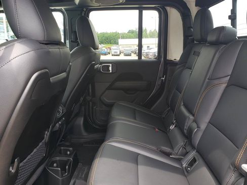 New 2026 Jeep Gladiator Sport AWD/4WD image 13
