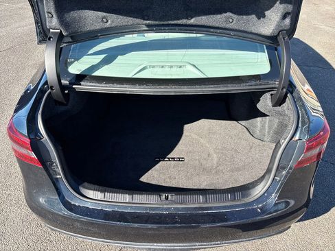 Used 2016 Toyota Avalon XLE image 18