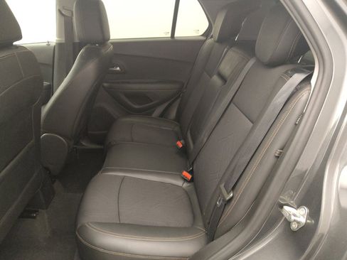 Used 2020 Chevrolet Trax LT w/ LT Convenience Package image 18