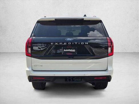 New 2026 Ford Expedition Active RWD image 9