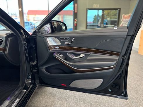 Used 2016 Mercedes-Benz Maybach S 600 image 35
