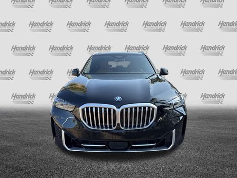 New 2026 BMW X5 xDrive50e image 3