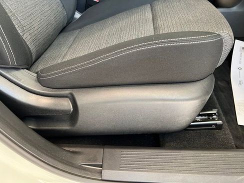 Used 2022 Nissan Rogue SV AWD/4WD image 22