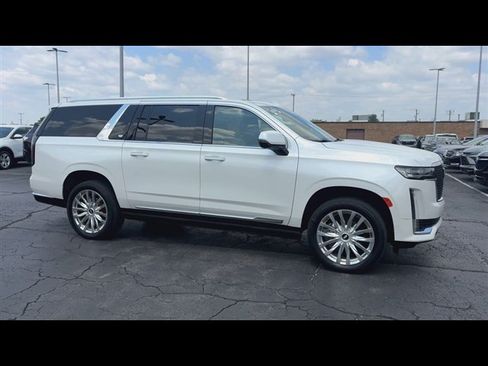 Certified 2022 Cadillac Escalade ESV Premium Luxury w/ Performance Package AWD/4WD image 2