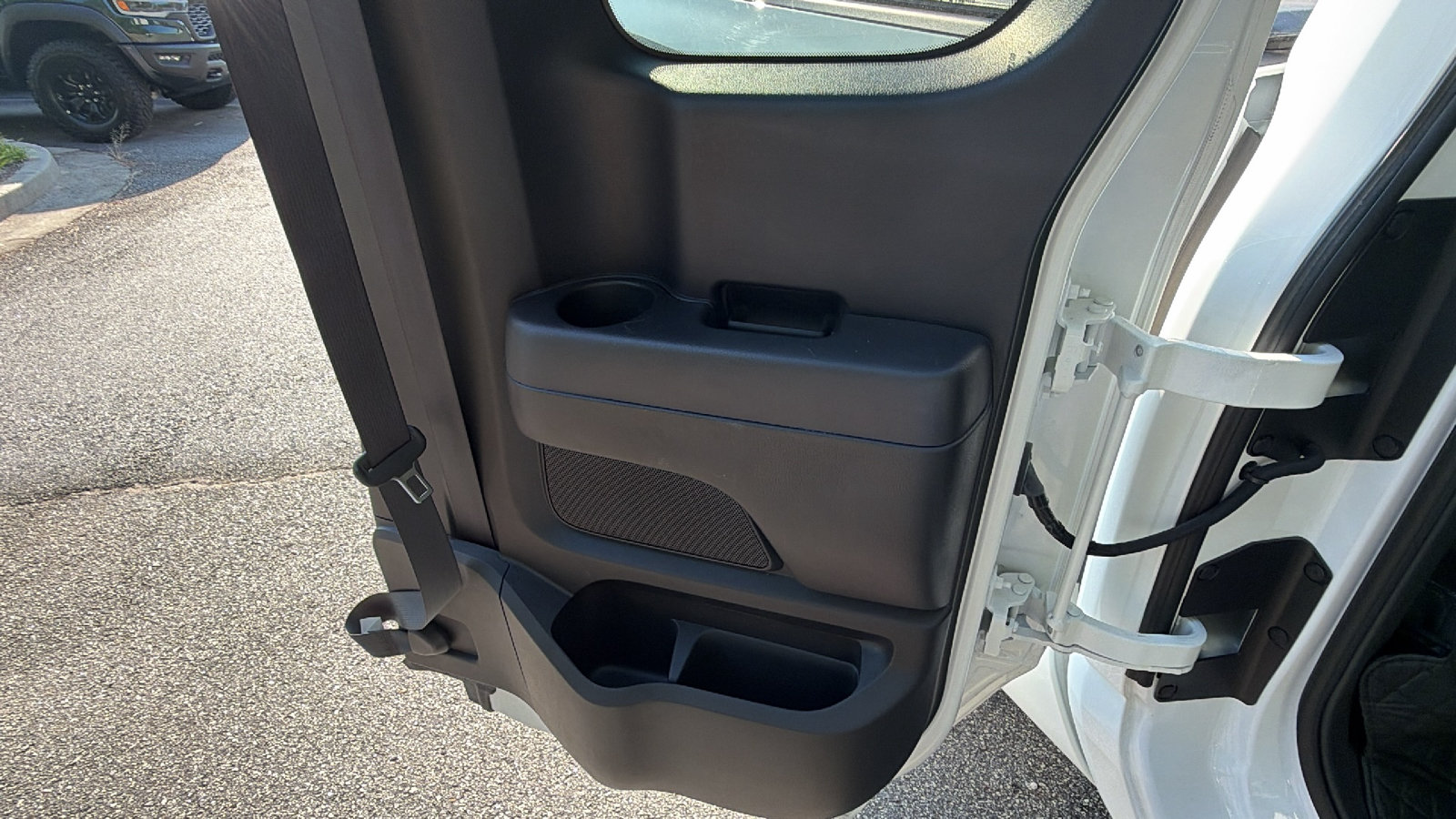 Used 2024 Nissan Titan SV AWD/4WD image 22