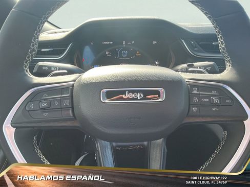 Used 2025 Jeep Grand Cherokee Laredo X w/ Luxury Tech Group I image 19