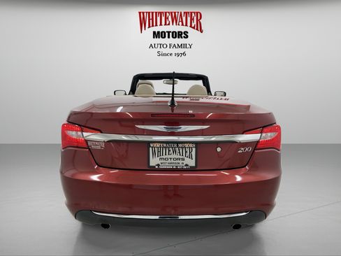 Used 2011 Chrysler 200 Limited FWD image 5