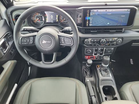 New 2025 Jeep Gladiator Mojave image 25