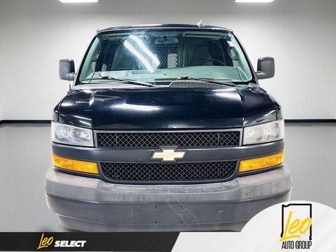 Used 2019 Chevrolet Express 2500 w/ Driver Convenience Package RWD image 2