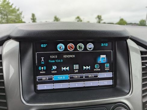 Used 2018 Chevrolet Suburban Premier RWD image 16