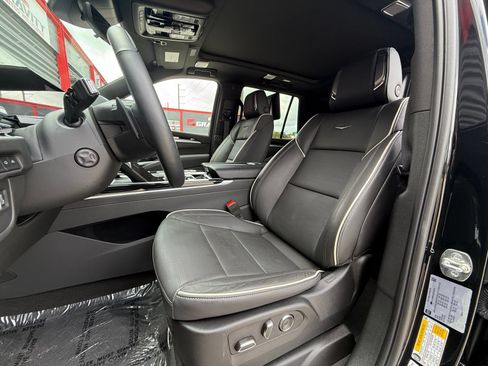 Used 2025 Cadillac Escalade Sport w/ Touring Package AWD/4WD image 13