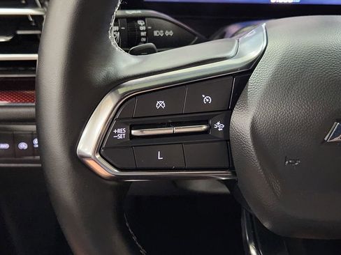 Used 2024 Chevrolet Traverse Z71 AWD/4WD image 45