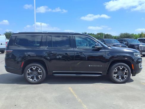 Used 2024 Jeep Wagoneer Series III AWD/4WD image 4