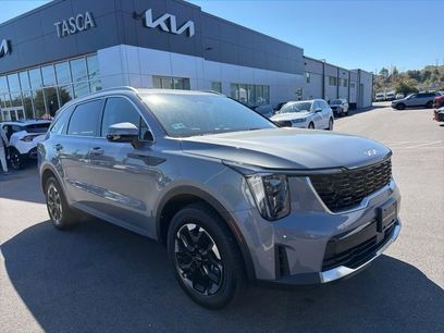Used 2025 Kia Sorento S