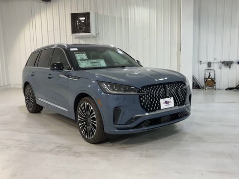 New 2025 Lincoln Aviator Black Label image 3