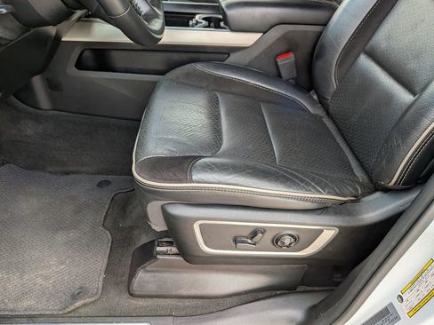 Used 2020 RAM 1500 Laramie AWD/4WD image 14