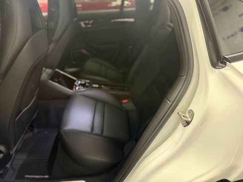 Used 2021 Porsche Panamera image 13
