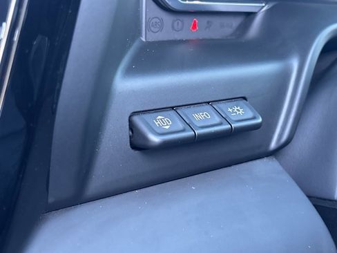 Used 2024 GMC Sierra 2500 AT4X image 29